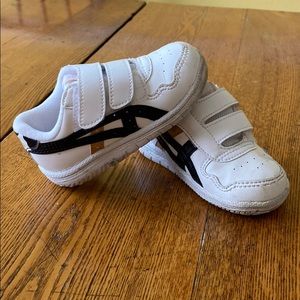 ASICS toddler shoes size k5